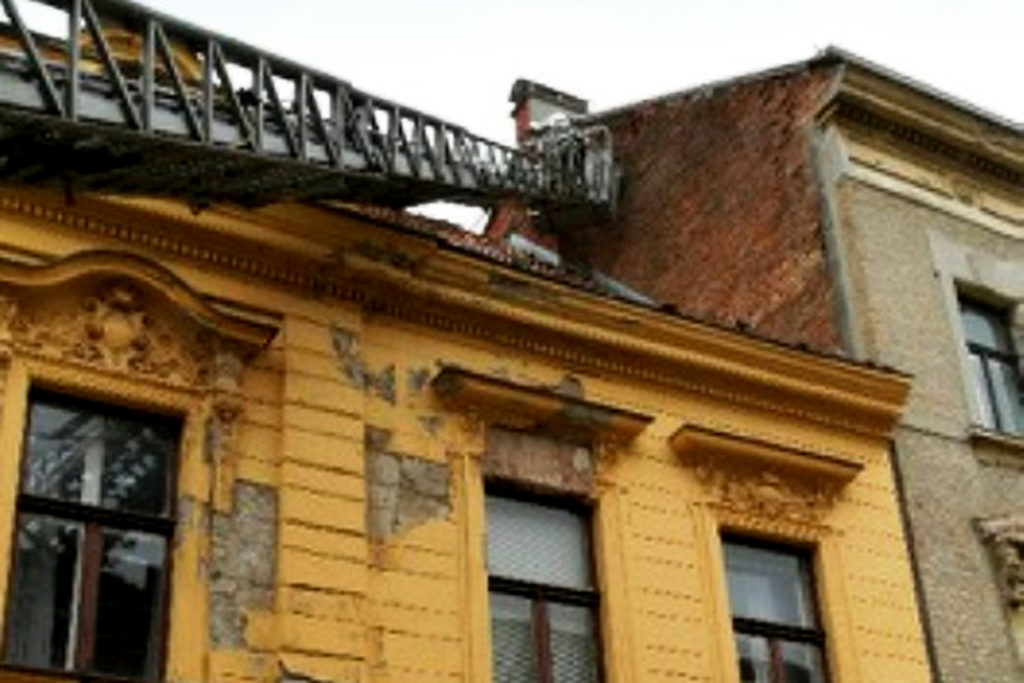 Slika https://www.morh.hr/wp-content/uploads/2020/03/20200323-0029-potres-rusenje-dimnjaka-n-1024x683.jpg