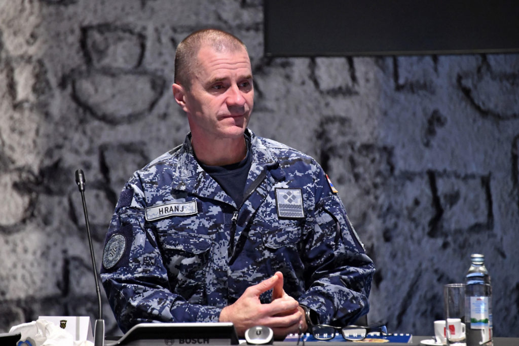 Slika https://www.morh.hr/wp-content/uploads/2020/05/20200513-admiral-hranj-1024x683.jpg
