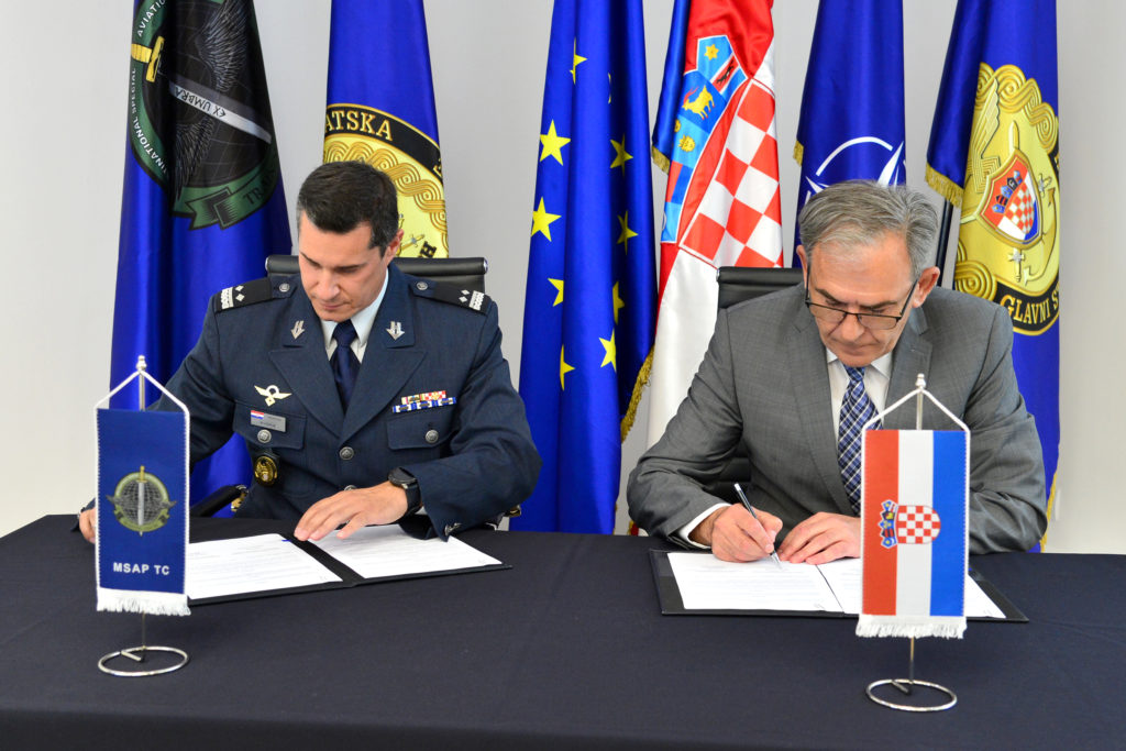 Slika https://www.morh.hr/wp-content/uploads/2020/06/0009_sporazum-1024x683.jpg