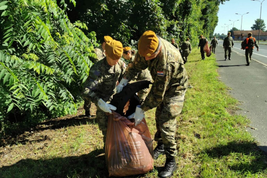 Slika https://www.morh.hr/wp-content/uploads/2020/07/20200707-varazdin-ciscenje-odlagalisa-1024x683.jpg