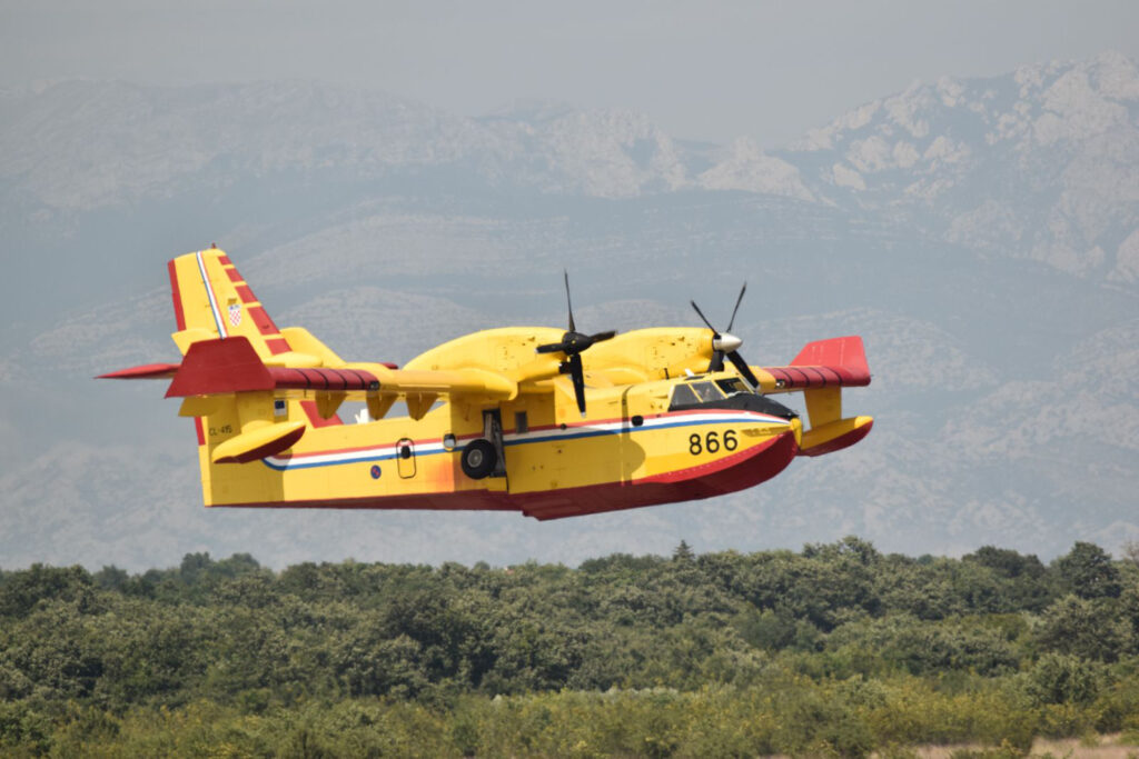 Slika https://www.morh.hr/wp-content/uploads/2020/08/20200804-canadiar-1024x683.jpg