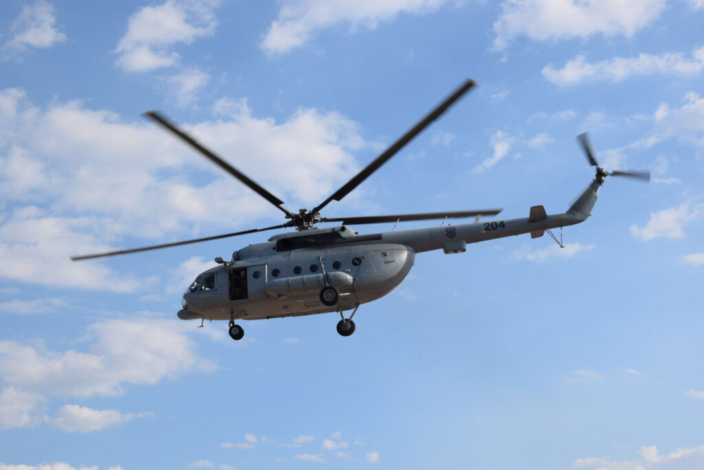 Slika https://www.morh.hr/wp-content/uploads/2020/08/20200831-helikopter-hrz-1024x683.jpg