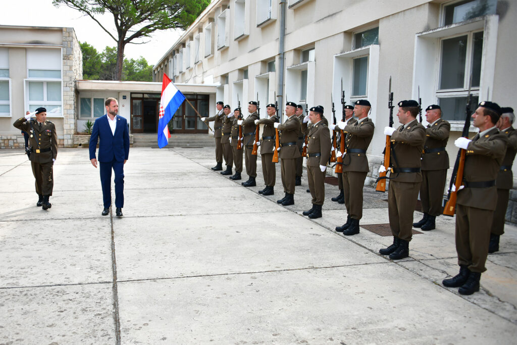 Slika https://www.morh.hr/wp-content/uploads/2020/08/kln_0006-1024x683.jpg