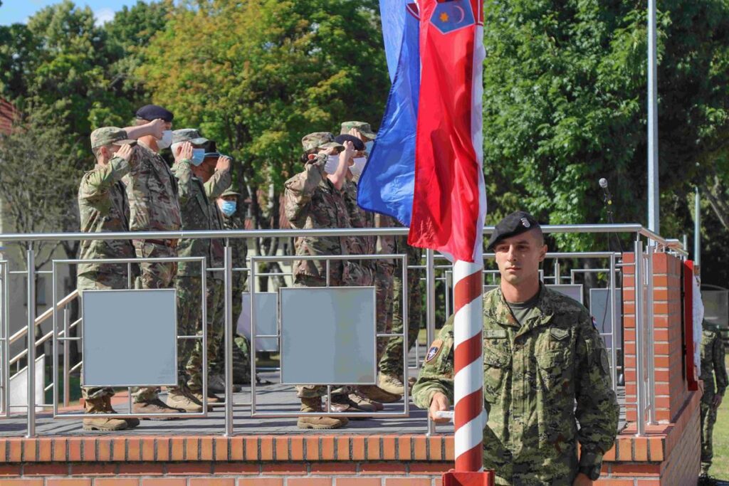 Slika https://www.morh.hr/wp-content/uploads/2020/08/svecana-proslava-dana-pobjede-2-1024x683.jpg