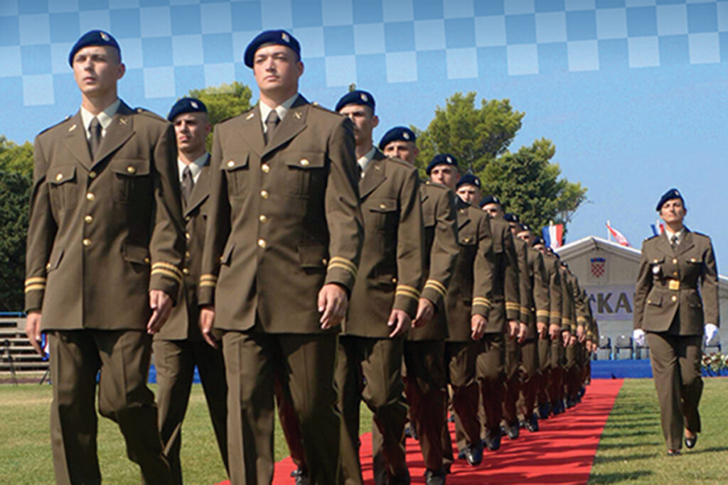 Slika https://www.morh.hr/wp-content/uploads/2020/09/20200924-plakatprisega-kadeta-n-1024x683.jpg