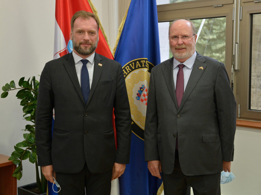 Slika https://www.morh.hr/wp-content/uploads/2020/09/2020901-banoziv-korhost-2-1024x765.jpg