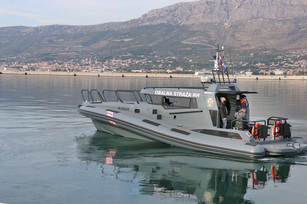 Slika https://www.morh.hr/wp-content/uploads/2020/11/2020-11-04-obalna-straza-0007.jpg