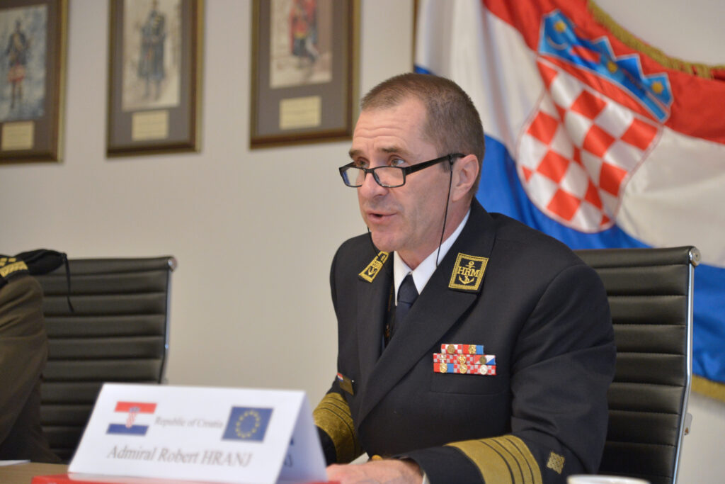 Slika https://www.morh.hr/wp-content/uploads/2020/11/2020-11-05-hranj-videokonferencija-4-1024x683.jpg