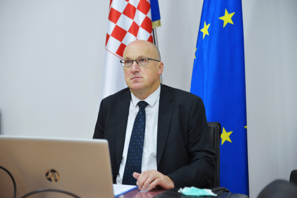 Slika https://www.morh.hr/wp-content/uploads/2020/11/2020-11-20-zdravko-jakop-videokonferencija-02-1024x683.jpg