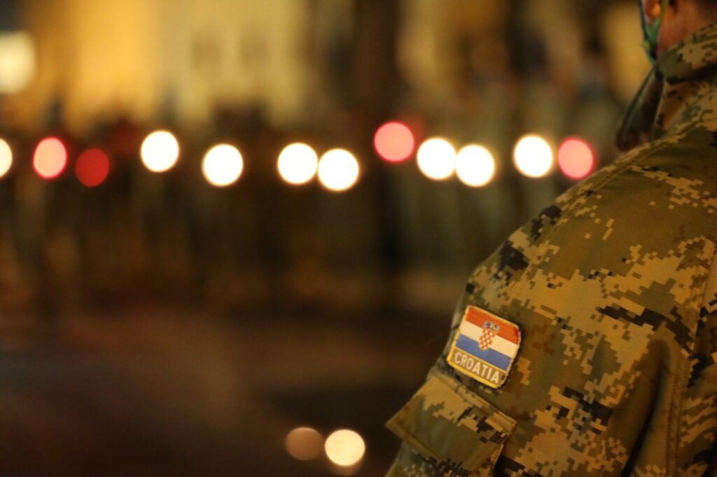 Slika https://www.morh.hr/wp-content/uploads/2020/11/dan-sjecanja-u-poljskoj-2020-15-1024x682.jpg