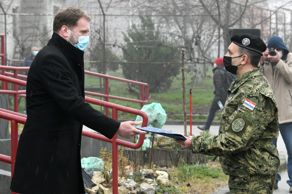 Slika https://www.morh.hr/wp-content/uploads/2020/12/2020-12-08-petrinja-1024x683.jpg