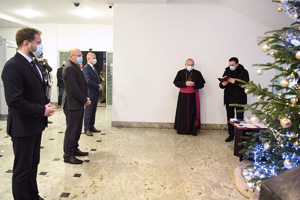 Slika https://www.morh.hr/wp-content/uploads/2020/12/2020-12-17-blagoslov-morh-04-1024x683.jpg