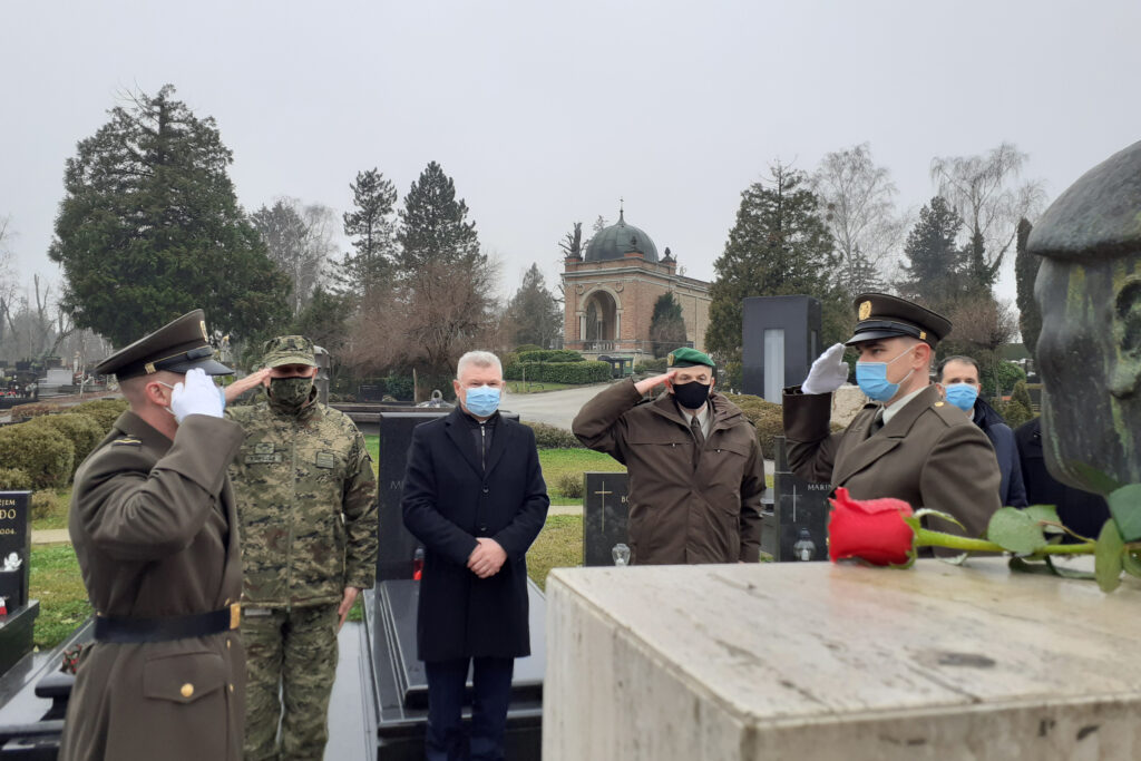 Slika https://www.morh.hr/wp-content/uploads/2020/12/2020-12-21-obljetnica-cacic-4-1024x683.jpg