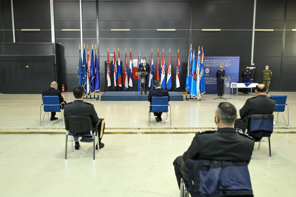 Slika https://www.morh.hr/wp-content/uploads/2020/12/2020-12-23-hrz-1024x683.jpg