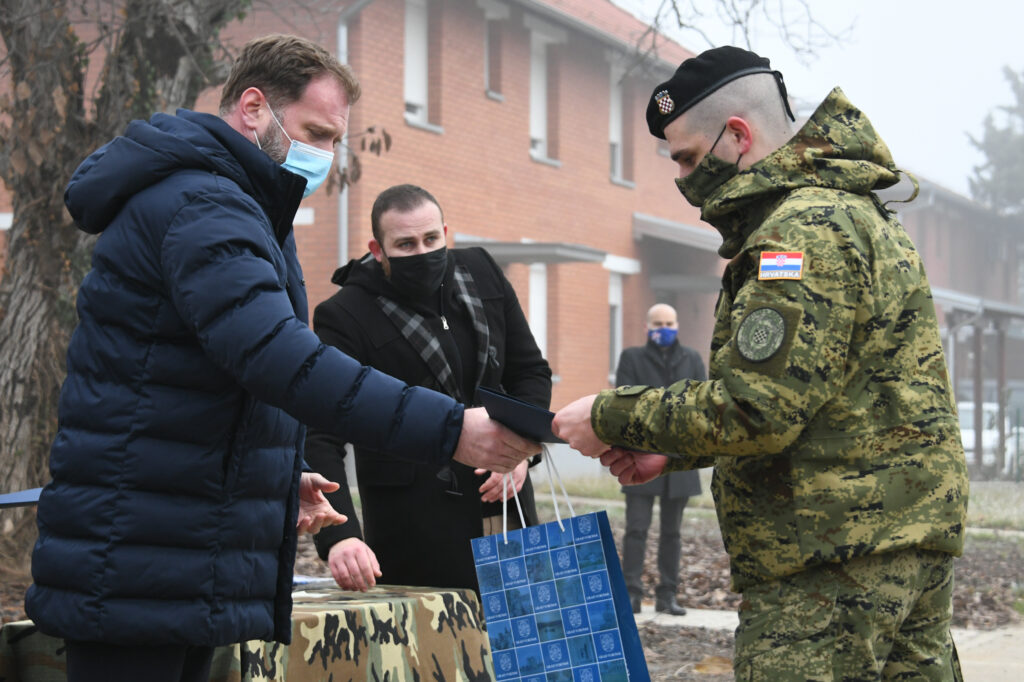 Slika https://www.morh.hr/wp-content/uploads/2020/12/20201201-dodjela-stanova-vukovar-1024x682.jpg