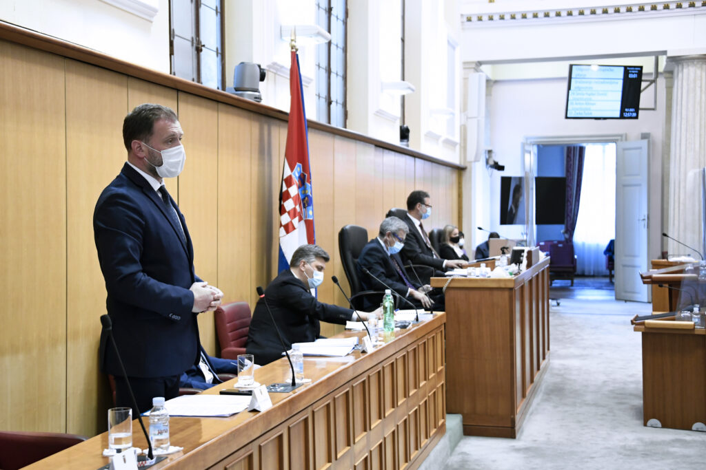 Slika https://www.morh.hr/wp-content/uploads/2021/01/20201-01-19-banozic-sabor-3-1024x683.jpg