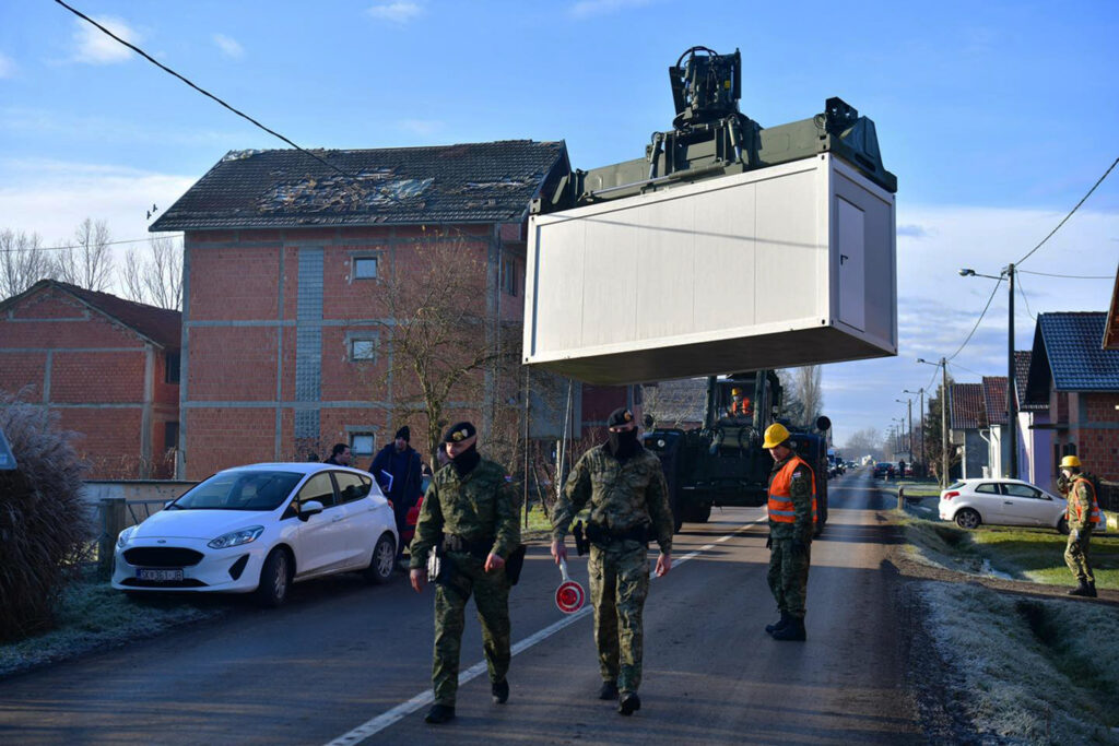 Slika https://www.morh.hr/wp-content/uploads/2021/01/2021-01-02-petrinja-kontejneri-1024x683.jpg