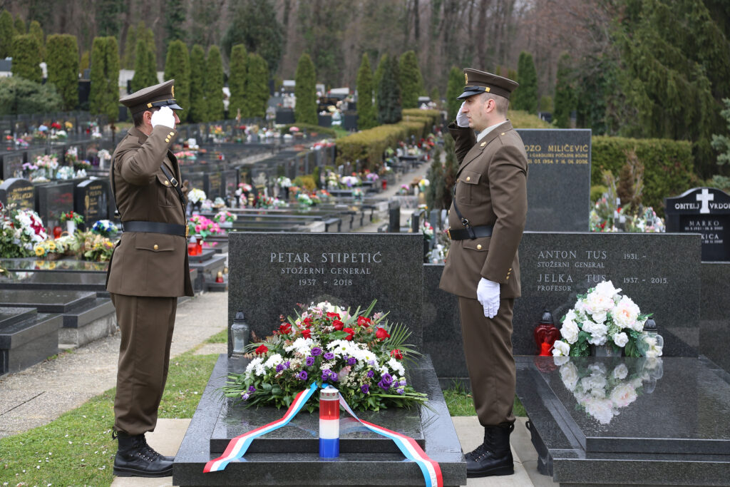 Slika https://www.morh.hr/wp-content/uploads/2021/03/2021-03-12-stipetic-1024x683.jpg