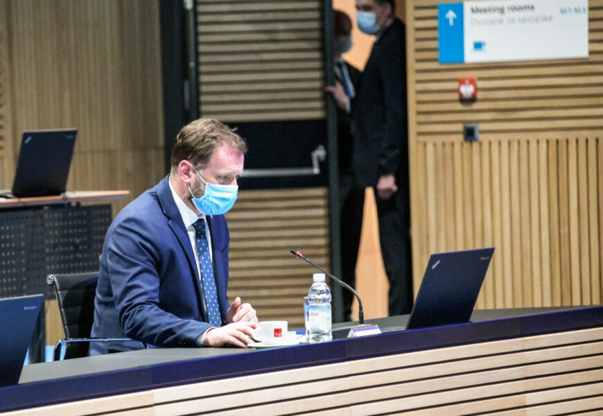 Slika https://www.morh.hr/wp-content/uploads/2021/04/2021-03-25-banozic-vlada-870x600-1.jpg