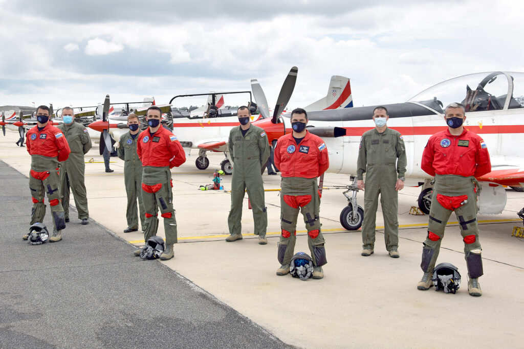 Slika https://www.morh.hr/wp-content/uploads/2021/04/2021-04-28-krila-oluje-1024x683.jpg