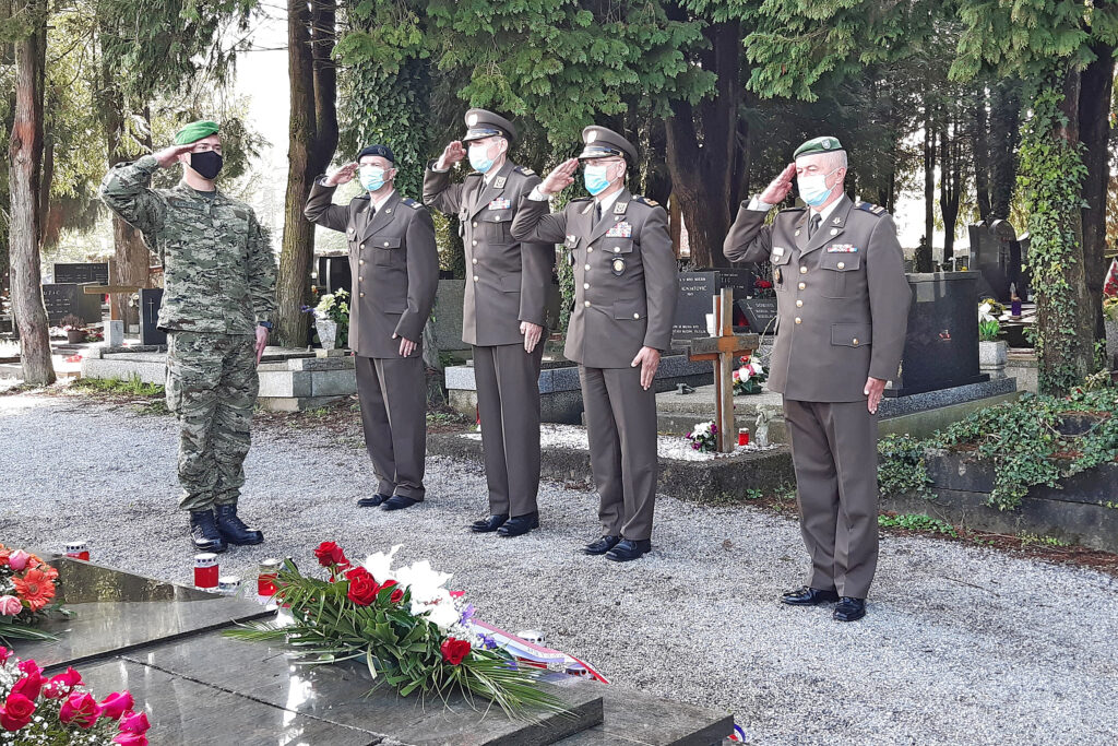 Slika https://www.morh.hr/wp-content/uploads/2021/04/2021-04-29-obljetnica-bobetko-4-1024x683.jpg