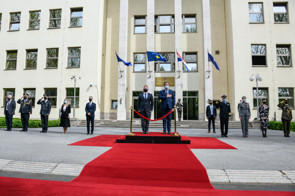 Slika https://www.morh.hr/wp-content/uploads/2021/04/2021-04-30-mo-kosova-u-morh-u-08-1024x683.jpg
