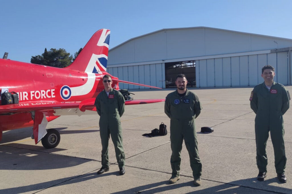 Slika https://www.morh.hr/wp-content/uploads/2021/04/posjeta-red-arrowsa-3-1024x683.jpg