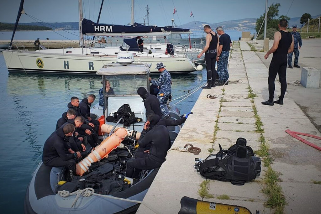 Slika https://www.morh.hr/wp-content/uploads/2021/05/2021-02-27-eko-akcija-hrm-02-1024x683.jpg