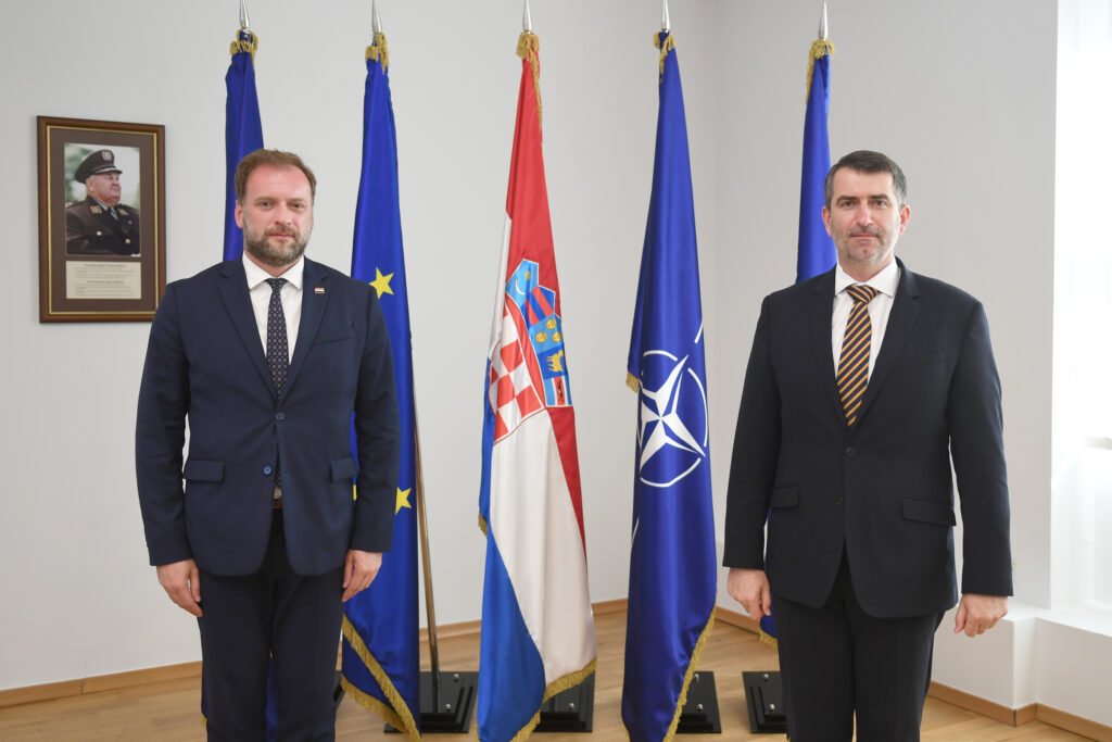 Slika https://www.morh.hr/wp-content/uploads/2021/05/2021-05-05-hu-vp-morh-03-1024x683.jpg