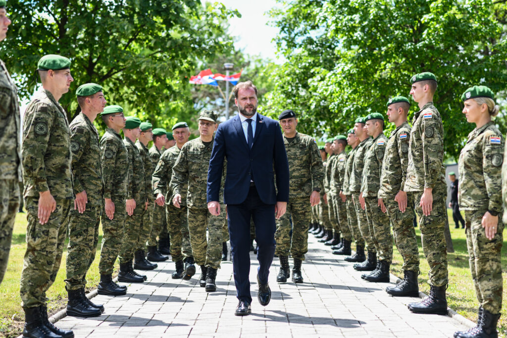 Slika https://www.morh.hr/wp-content/uploads/2021/05/2021-05-14-gromovi-1024x683.jpg