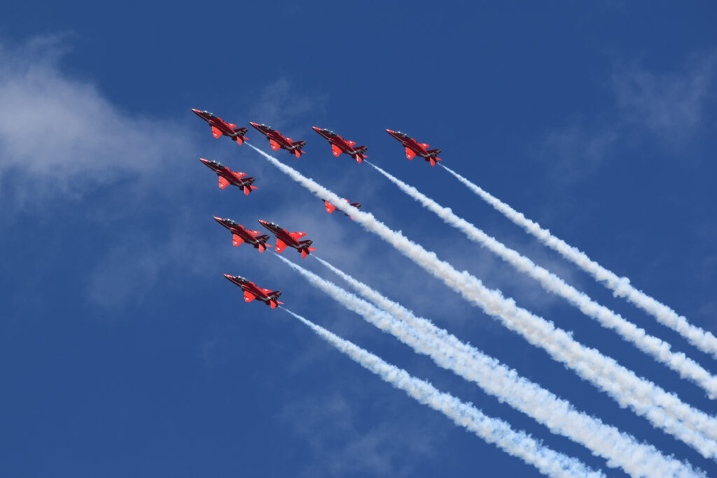 Slika https://www.morh.hr/wp-content/uploads/2021/05/red-arrows-autor-ivica-dundovic-25-1024x683.jpg