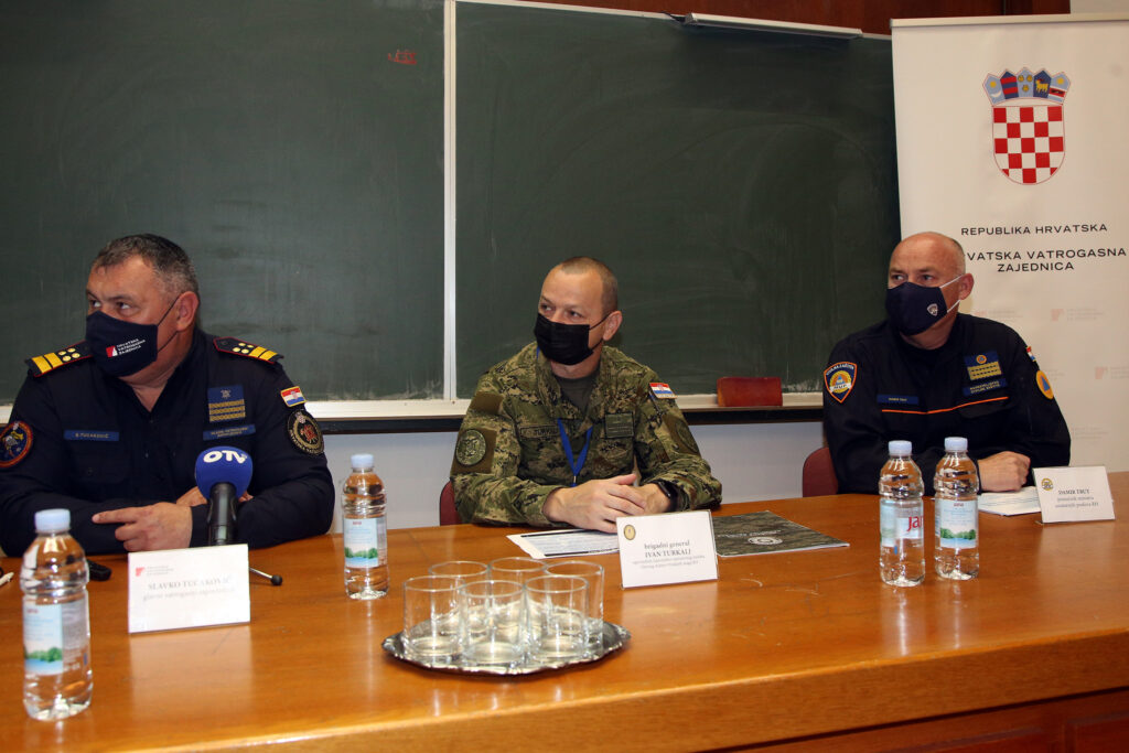 Slika https://www.morh.hr/wp-content/uploads/2021/06/2021-06-09-pp-sezona-hina-1024x683.jpg