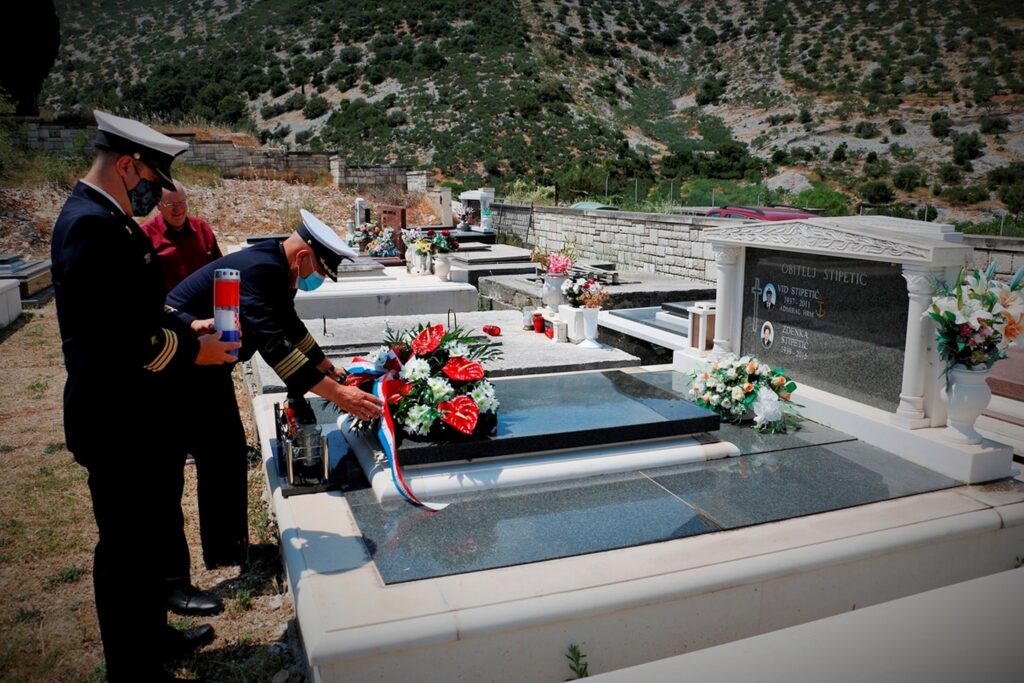 Slika https://www.morh.hr/wp-content/uploads/2021/06/2021-06-11-stipetic-1024x683.jpg