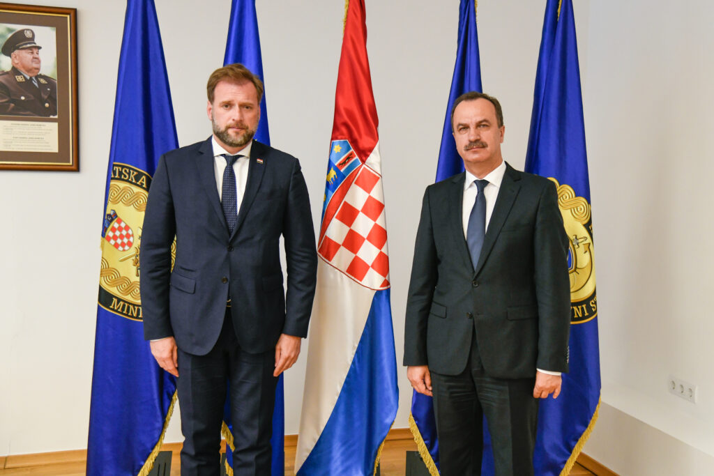 Slika https://www.morh.hr/wp-content/uploads/2021/06/kln8957-536-1024x683.jpg