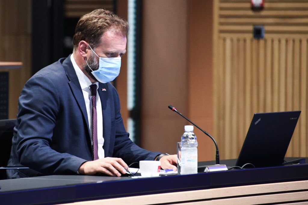 Slika https://www.morh.hr/wp-content/uploads/2021/07/2021-07-08-mario-banozic-vlada-1024x682.jpg