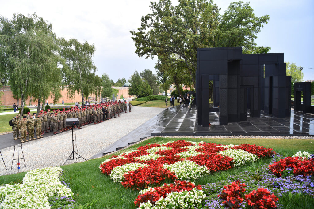 Slika https://www.morh.hr/wp-content/uploads/2021/07/2021-07-20-mirogoj-1-1024x683.jpg