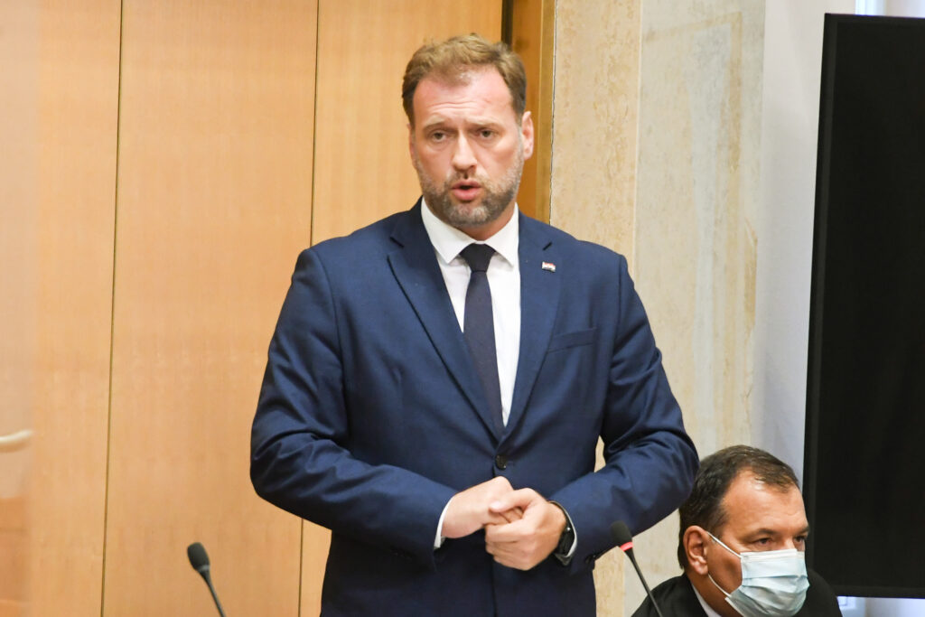 Slika https://www.morh.hr/wp-content/uploads/2021/09/2021-09-15-sabor-03-1024x683.jpg