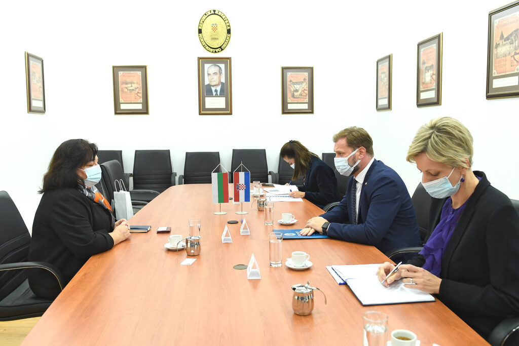 Slika https://www.morh.hr/wp-content/uploads/2021/10/2021-10-13-mo-vp-bugarske-1-1024x683.jpg