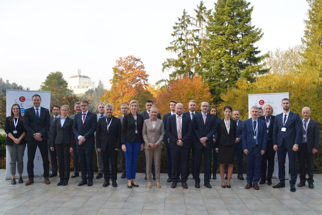 Slika https://www.morh.hr/wp-content/uploads/2021/10/2021-10-26-cedec-9-1024x683.jpg