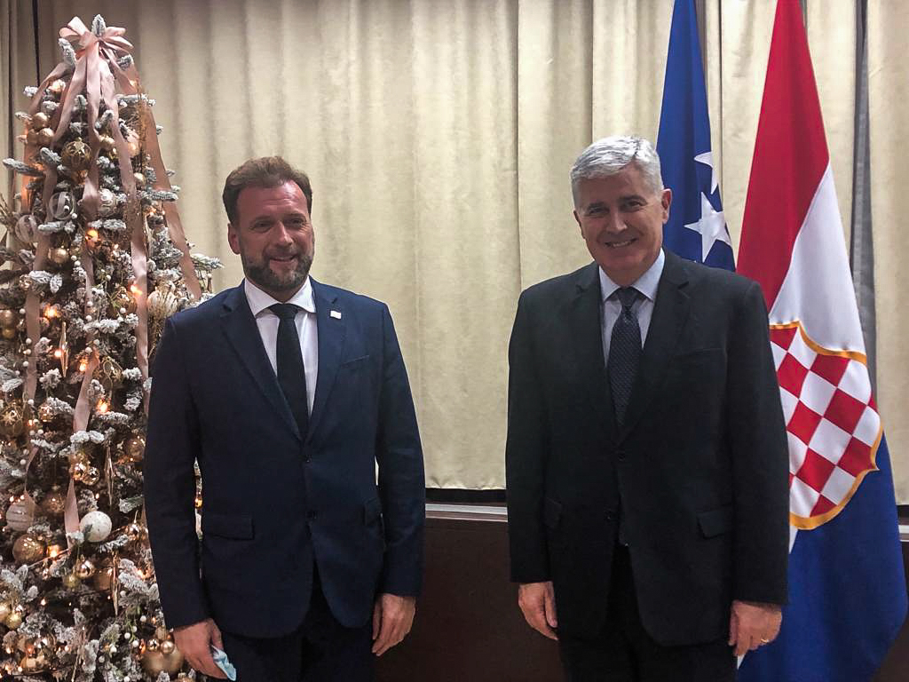 Slika https://www.morh.hr/wp-content/uploads/2021/11/2021-11-30-bih-morh-2.jpg