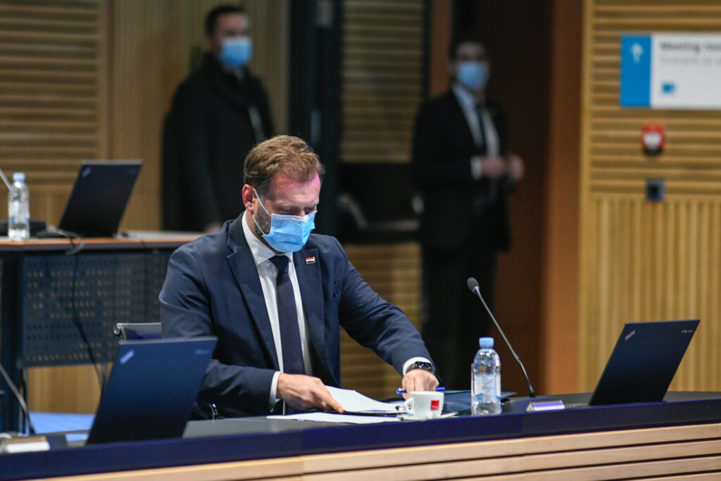 Slika https://www.morh.hr/wp-content/uploads/2021/11/sjednica-vlade-2021-11-23-1024x683.jpg