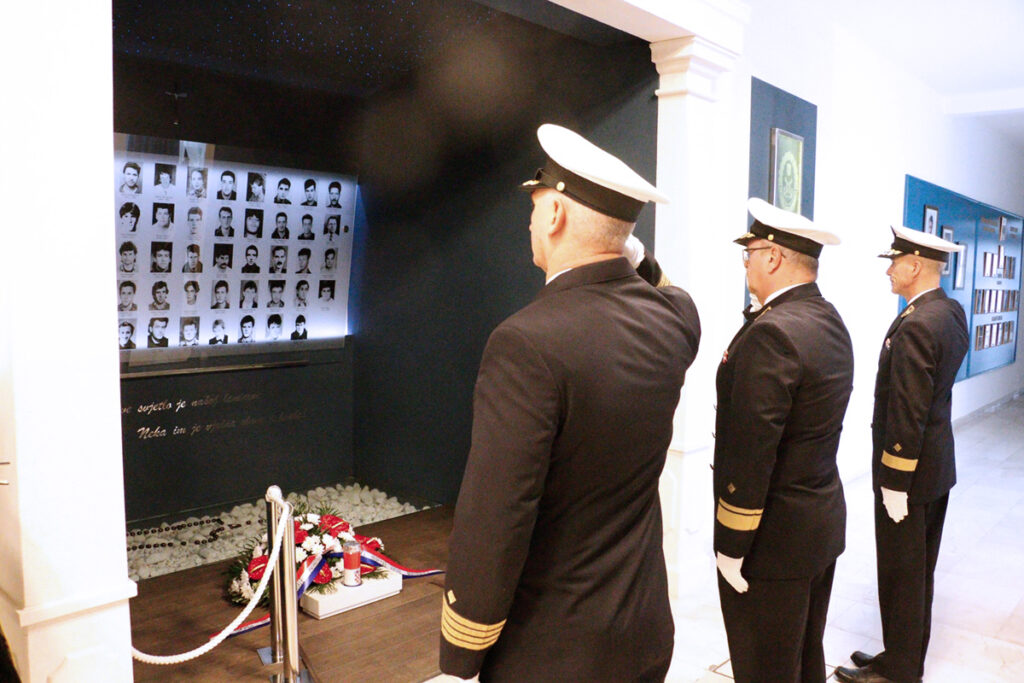 Slika https://www.morh.hr/wp-content/uploads/2021/12/2021-12-08-hrm-0-1024x683.jpg