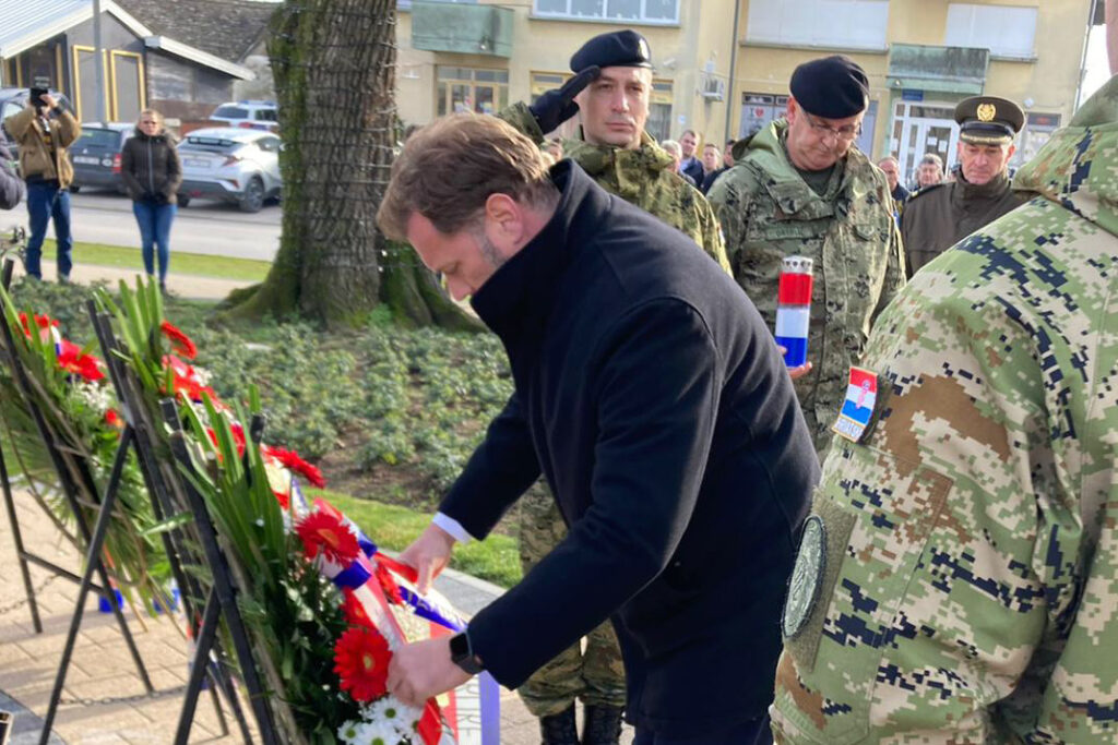 Slika https://www.morh.hr/wp-content/uploads/2021/12/komletinci-04-12-2021-0-1024x683.jpg