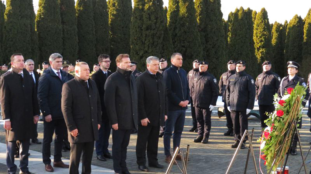 Slika https://www.morh.hr/wp-content/uploads/2022/01/2022-01-15-dan-priznanja-rh-5-1.jpg
