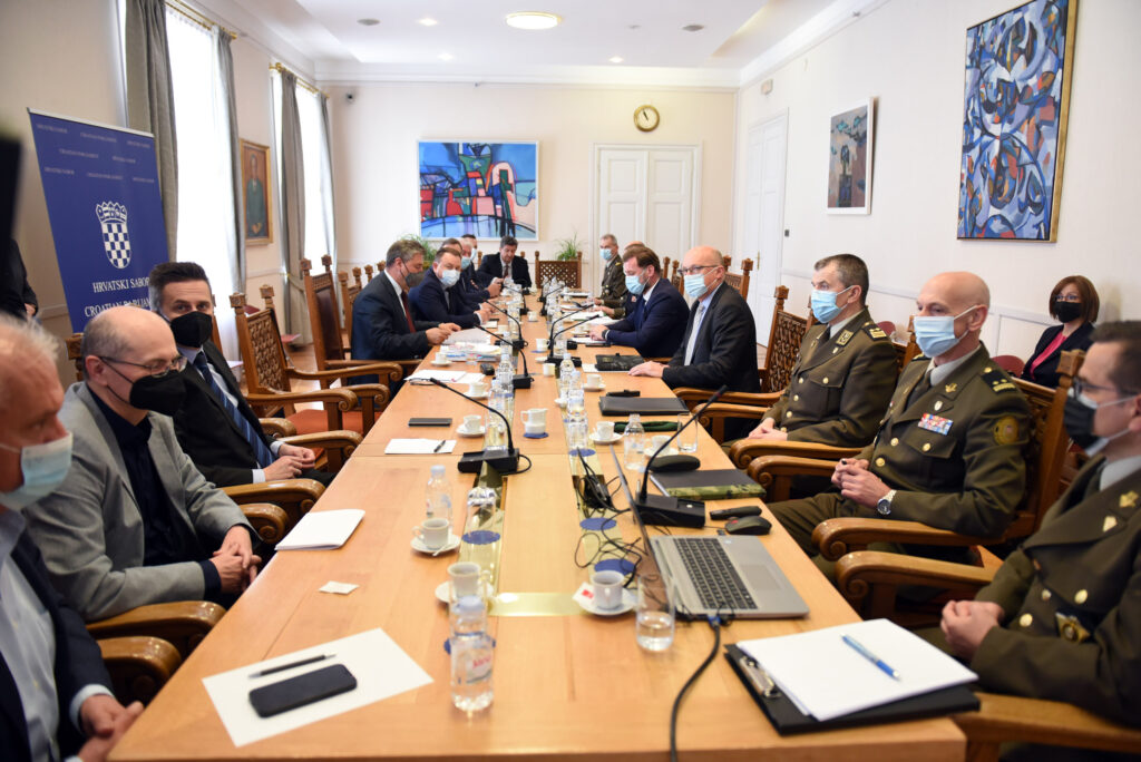 Slika https://www.morh.hr/wp-content/uploads/2022/03/2022-03-18-odbor-4-1024x684.jpg