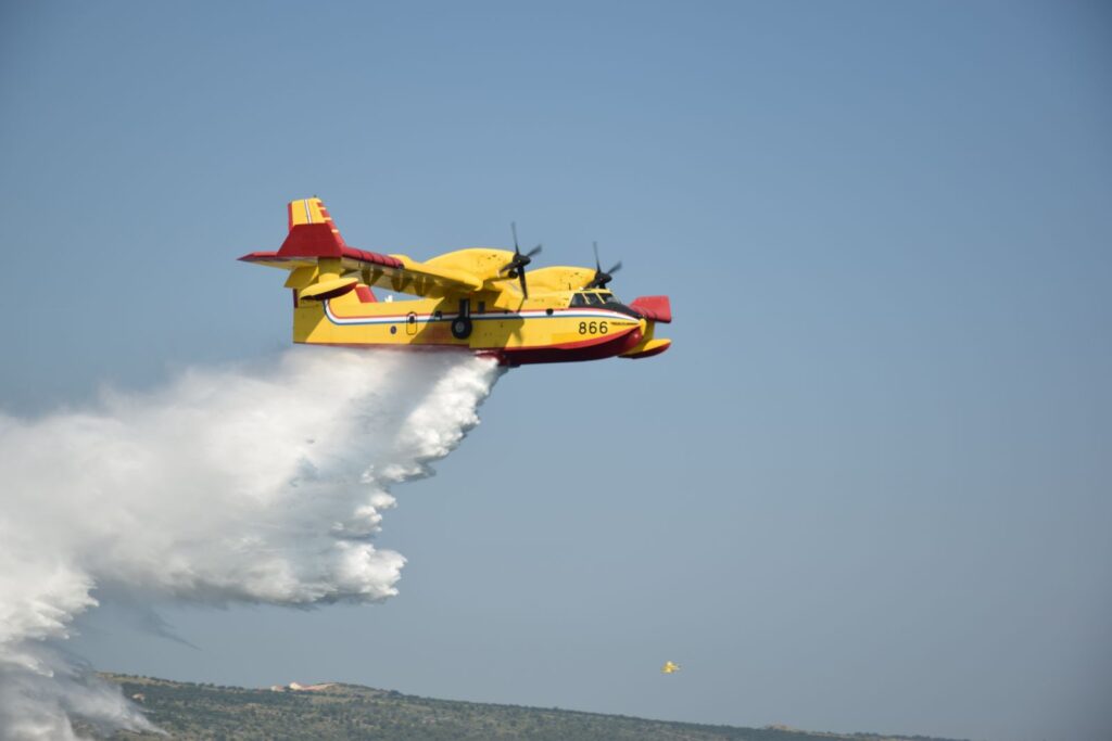 Slika https://www.morh.hr/wp-content/uploads/2022/03/canadiar-cl-866-1024x683.jpg