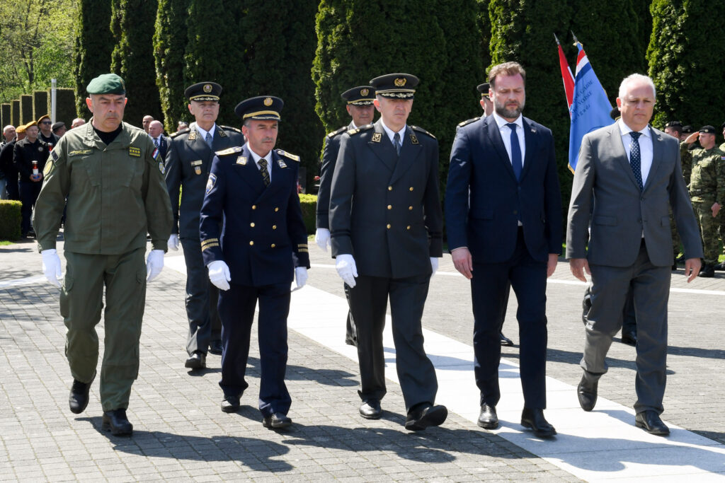 Slika https://www.morh.hr/wp-content/uploads/2022/04/2022-04-29-kune-obljetnica-02-1024x683.jpg