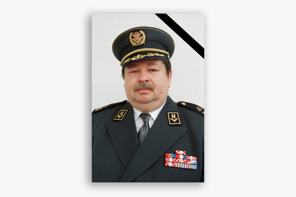 Slika https://www.morh.hr/wp-content/uploads/2022/04/general-dj-decak-1024x683.jpg