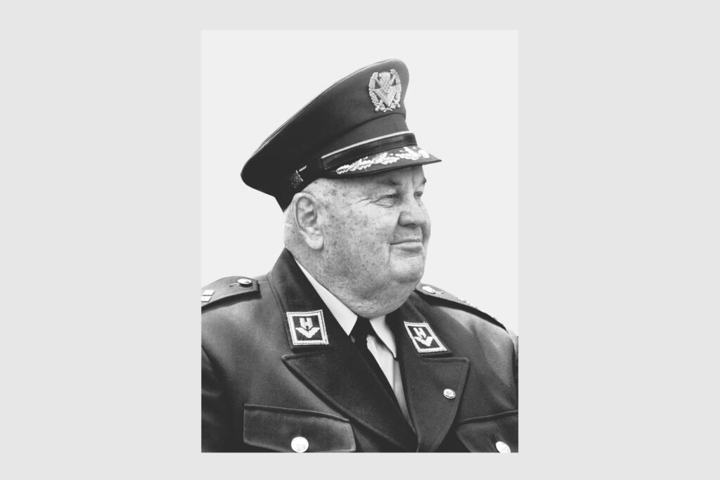 Slika https://www.morh.hr/wp-content/uploads/2022/04/general-janko-bobetko-1024x683.jpg