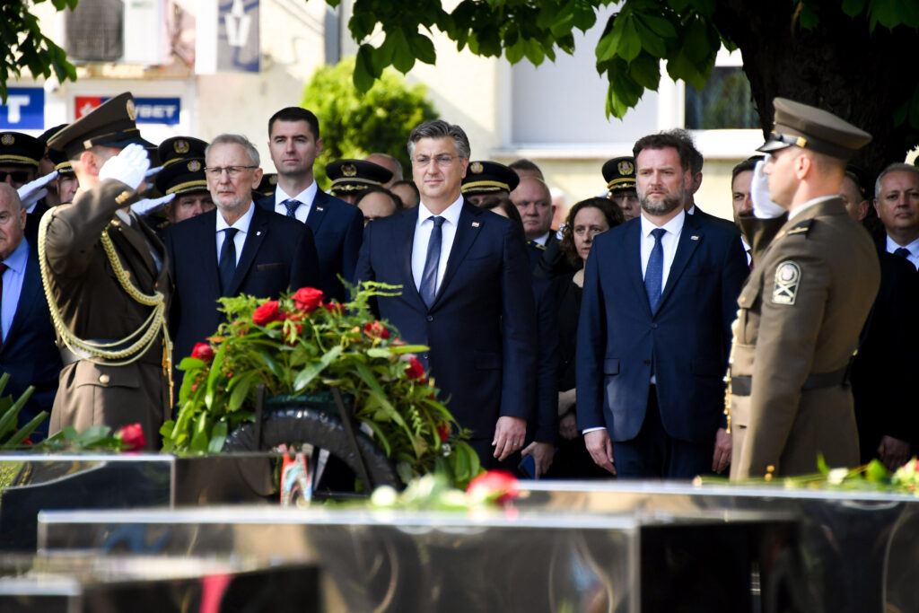 Slika https://www.morh.hr/wp-content/uploads/2022/05/2022-05-01-okucani-bljesak-1024x683.jpg